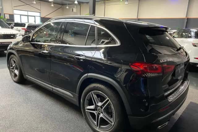 Mercedes-Benz GLA (2022) thumbnail 5
