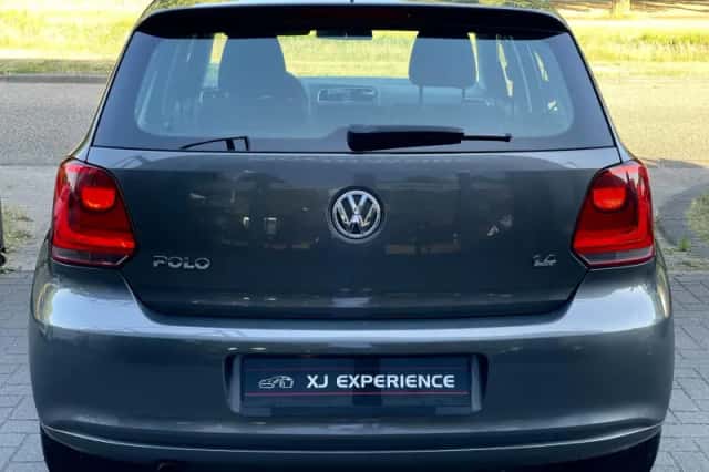 Volkswagen Polo (2010) thumbnail 6