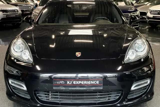 Porsche Panamera (2010) thumbnail 2