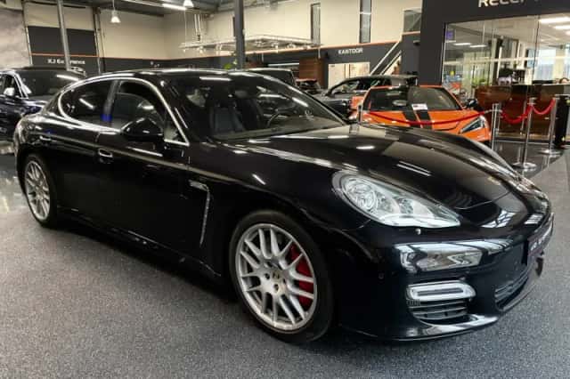Porsche Panamera (2010) thumbnail 3