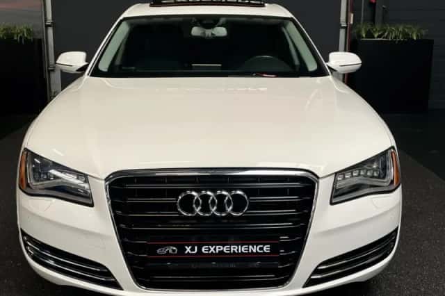 Audi A8 (2012) thumbnail 2