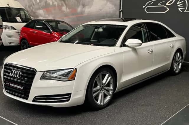 Audi A8 (2012) thumbnail 3