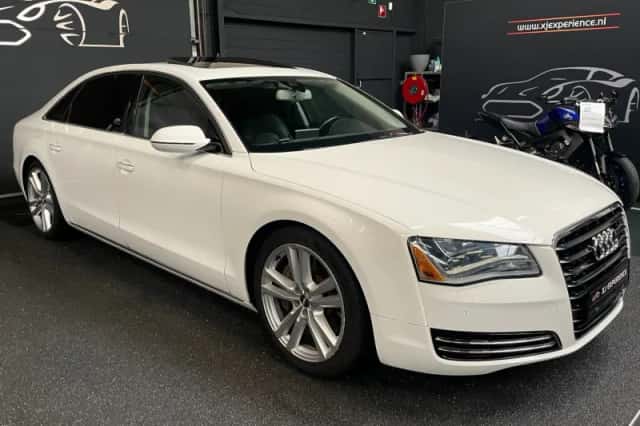 Audi A8 (2012) thumbnail 4