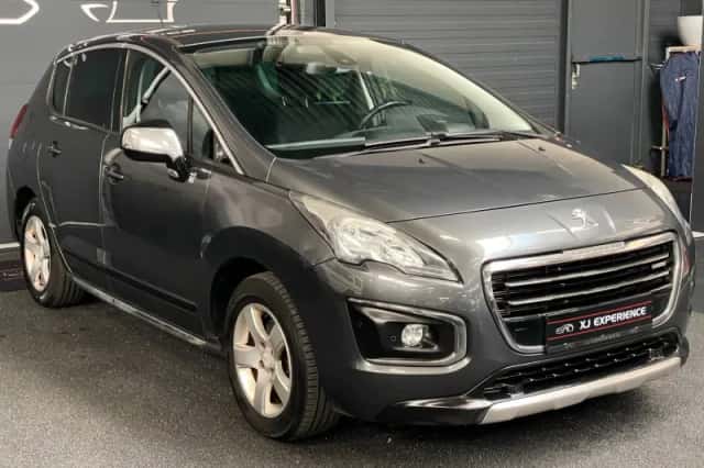 Peugeot 3008 (2014) thumbnail 3