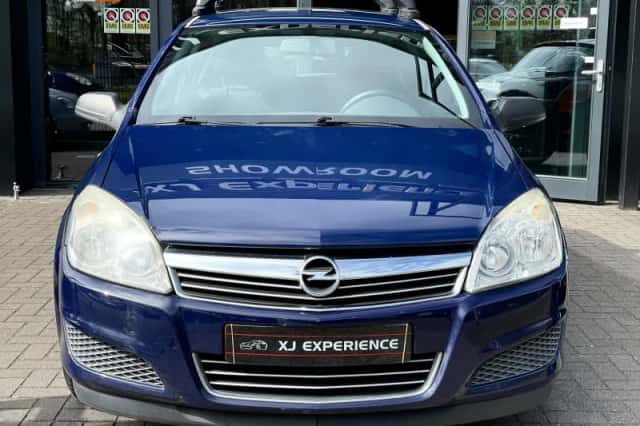 Opel Astra (2007) thumbnail 2