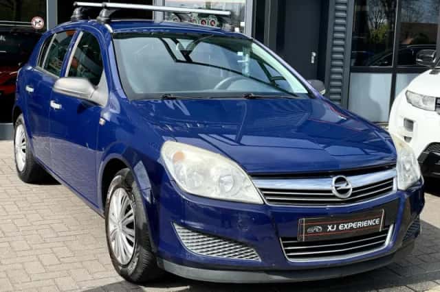 Opel Astra (2007) thumbnail 3