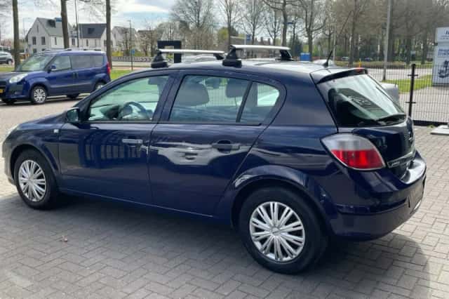 Opel Astra (2007) thumbnail 5
