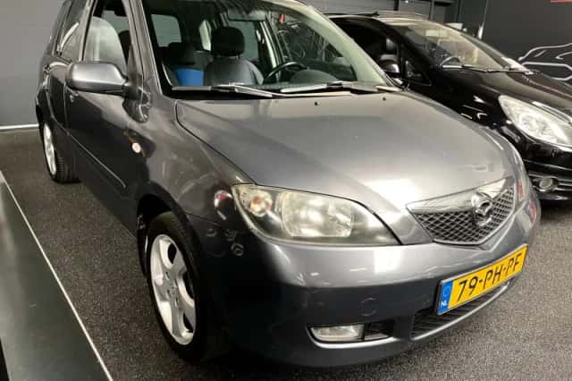 Mazda 2 (2004) thumbnail 3