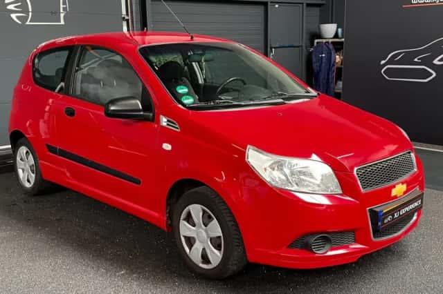 Chevrolet Aveo (2010) thumbnail 3