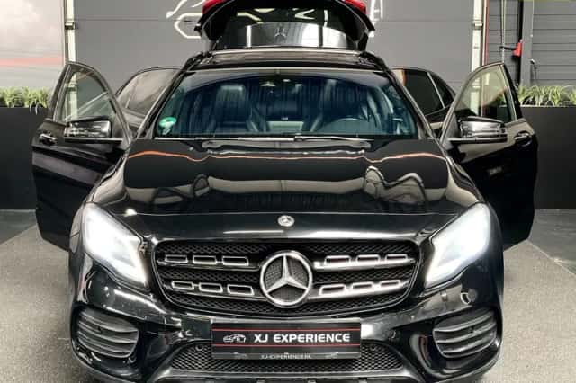 Mercedes-Benz GLA (2018) thumbnail 1