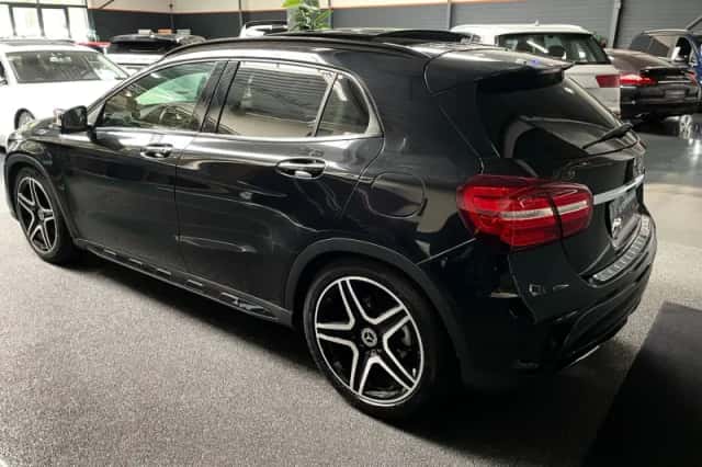 Mercedes-Benz GLA (2018) thumbnail 6