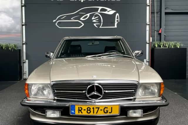 Mercedes-Benz SL-Klasse (1985) thumbnail 2