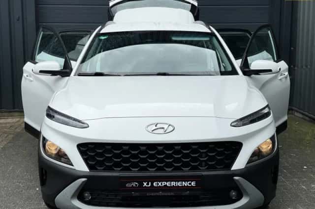 Hyundai Kona (2021) thumbnail 2
