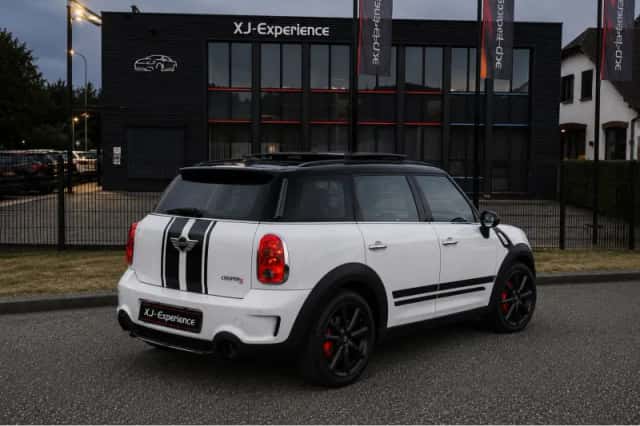MINI Countryman (2010) thumbnail 3