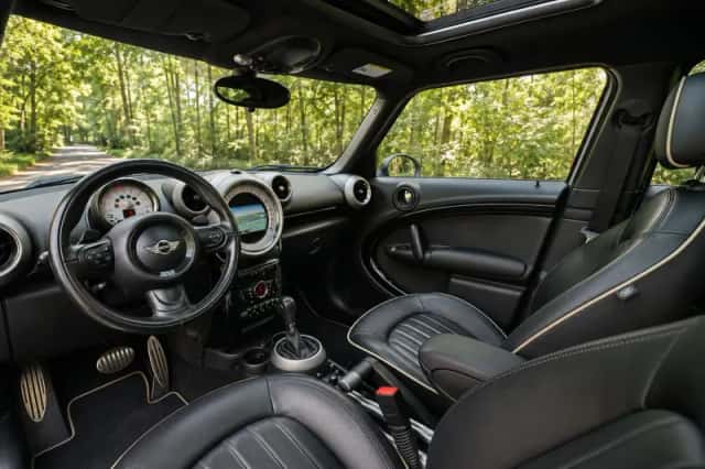 MINI Countryman (2010) thumbnail 4