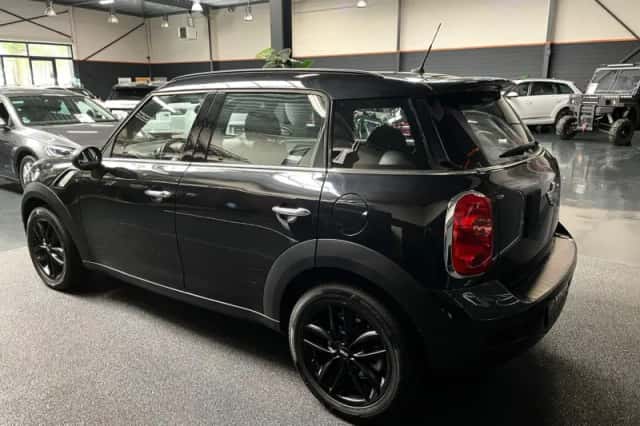 MINI Countryman (2011) thumbnail 5