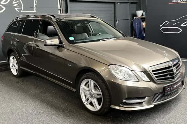 Mercedes-Benz E-Klasse (2012) thumbnail 3