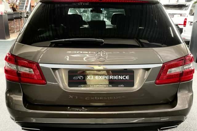 Mercedes-Benz E-Klasse (2012) thumbnail 6