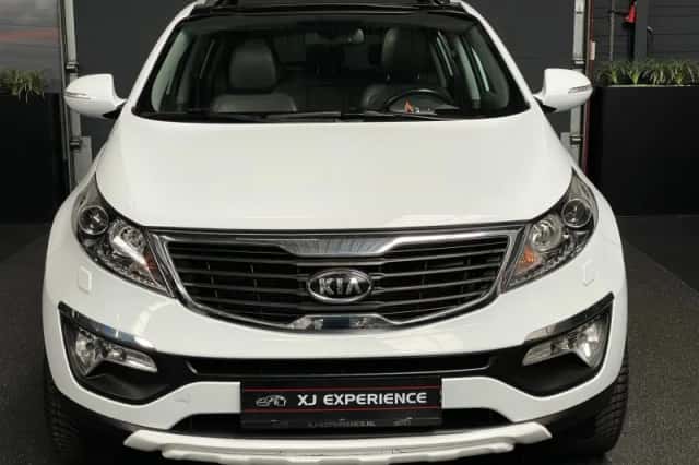 Kia Sportage (2010) thumbnail 2