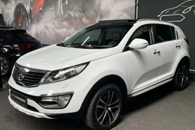 Kia Sportage (2010) thumbnail 4