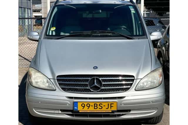 Mercedes-Benz Viano (2005) thumbnail 2