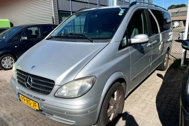 Mercedes-Benz Viano (2005) thumbnail 4
