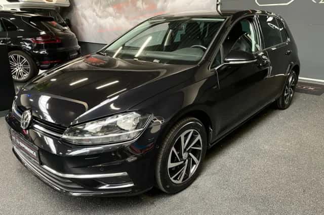 Volkswagen Golf (2019) thumbnail 1