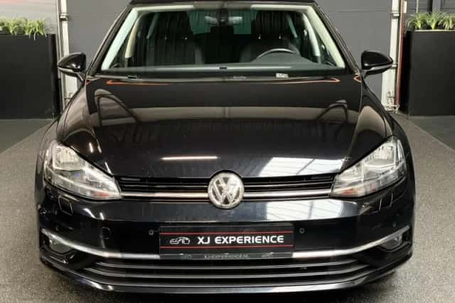 Volkswagen Golf (2019) thumbnail 3