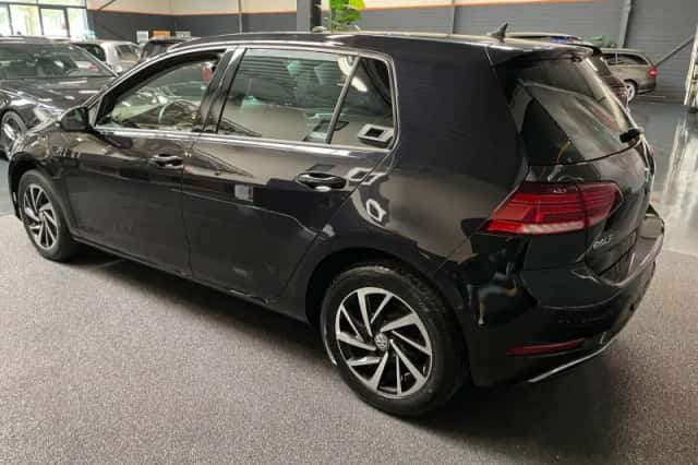 Volkswagen Golf (2019) thumbnail 5