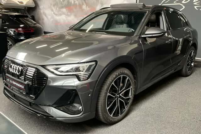 Audi e-tron (2019) thumbnail 4