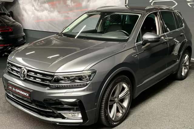 Volkswagen Tiguan (2016) thumbnail 2
