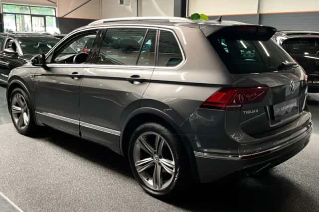Volkswagen Tiguan (2016) thumbnail 5
