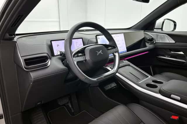 XPENG G9 (2025) thumbnail 8