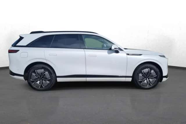 XPENG G9 (2025) thumbnail 6
