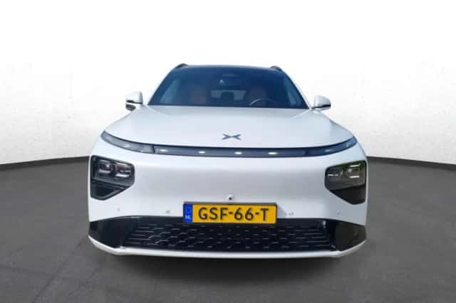 XPENG G9 (2025) thumbnail 8