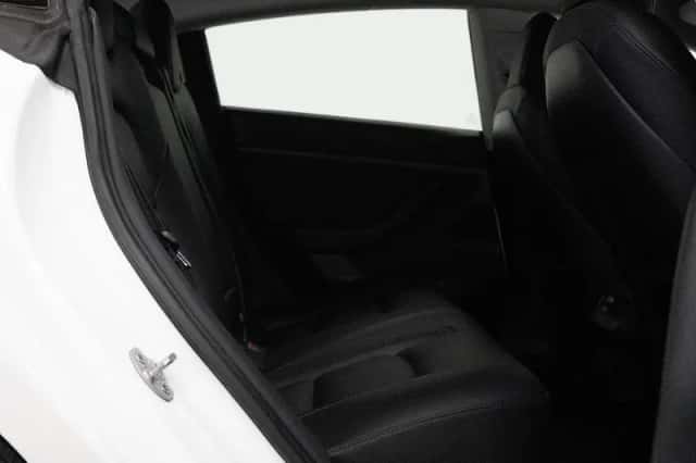 Tesla Model 3 (2020) thumbnail 12