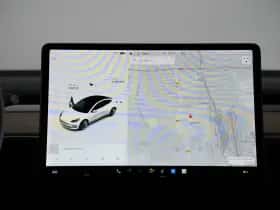 Tesla Model 3 (2020) thumbnail 16