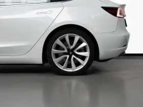 Tesla Model 3 (2020) thumbnail 9