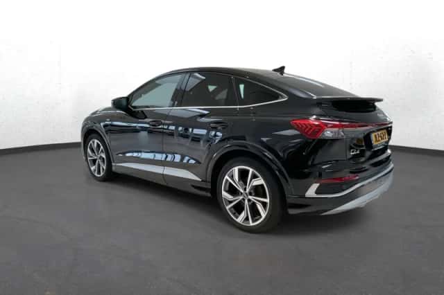 Audi Q4 (2022) thumbnail 3