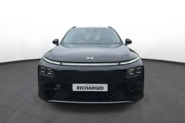 XPENG G9 (2023) thumbnail 3
