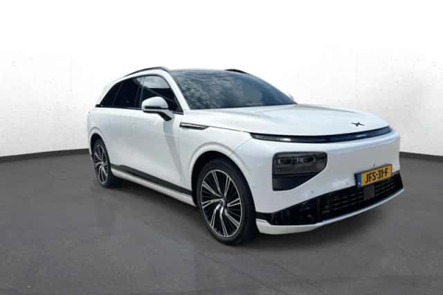 XPENG G9 (2025) thumbnail 3