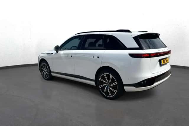 XPENG G9 (2025) thumbnail 5
