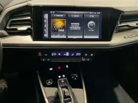 Audi Q4 (2022) thumbnail 14