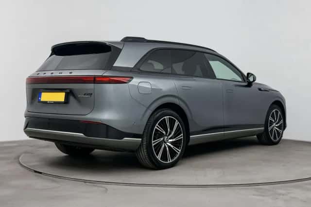 XPENG G9 (2024) thumbnail 2
