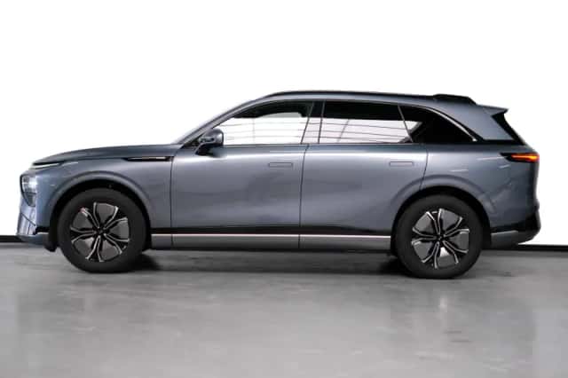 XPENG G9 (2024) thumbnail 4