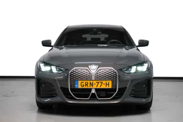 BMW i4 (2024) thumbnail 3