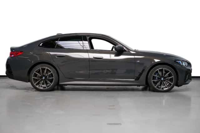 BMW i4 (2024) thumbnail 4