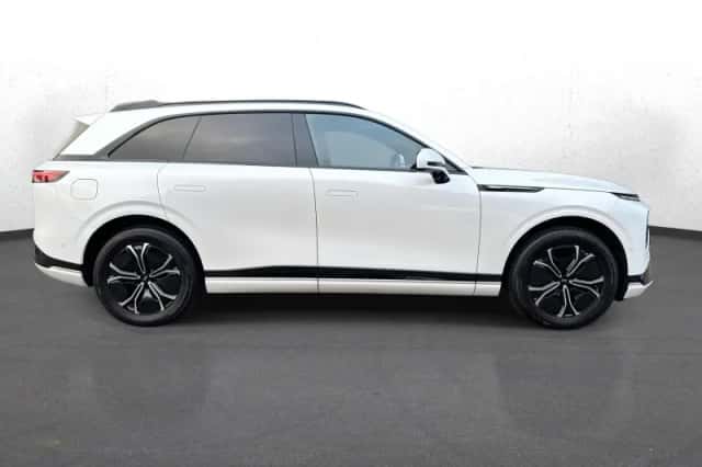 XPENG G9 (2025) thumbnail 7
