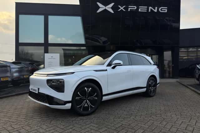 XPENG G9 (2025) thumbnail 2