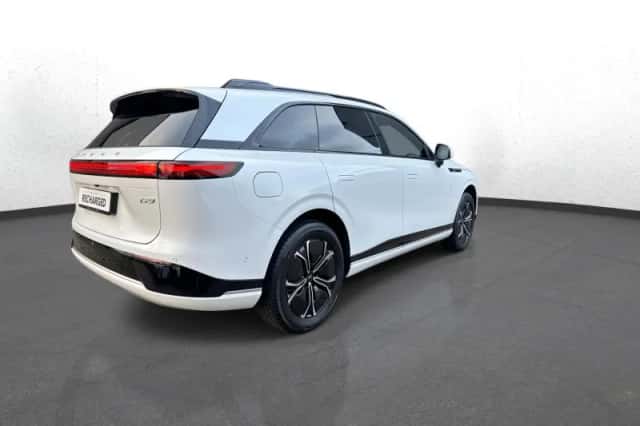 XPENG G9 (2025) thumbnail 6
